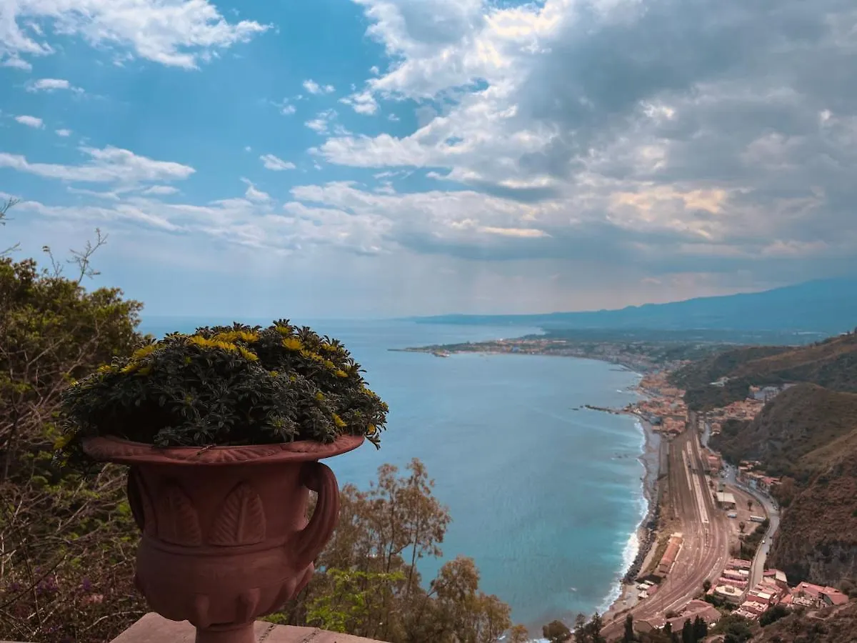 Kalimera Guest House Giardini Naxos Italia